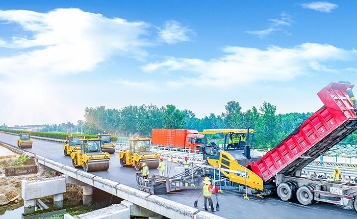 江蘇高速上演徐工成套道路機(jī)械大片！